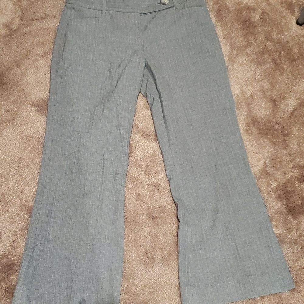 The Limited - Picture 1 of 3